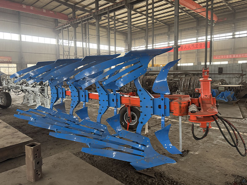 四铧液压翻转犁