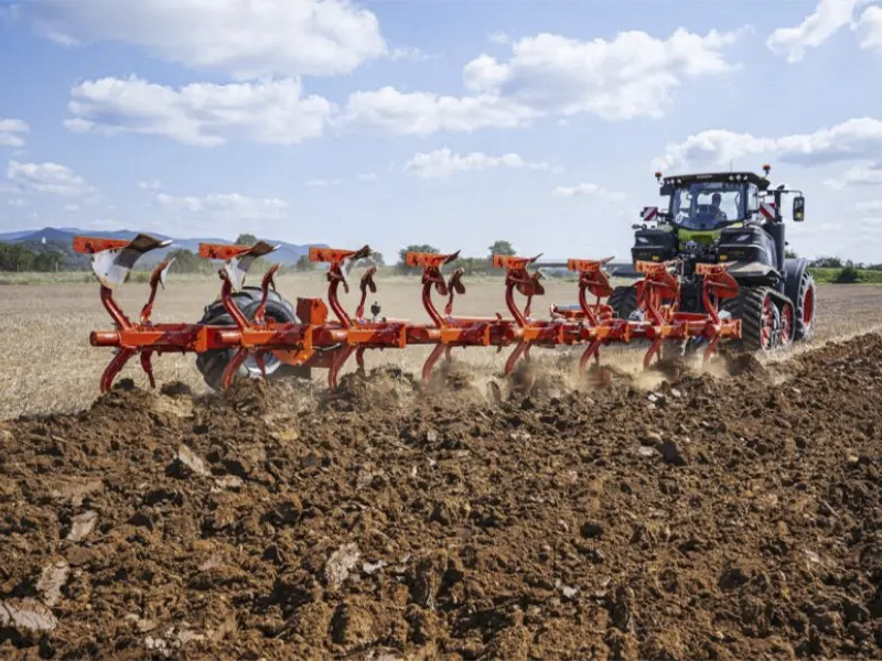 八铧液压翻转犁